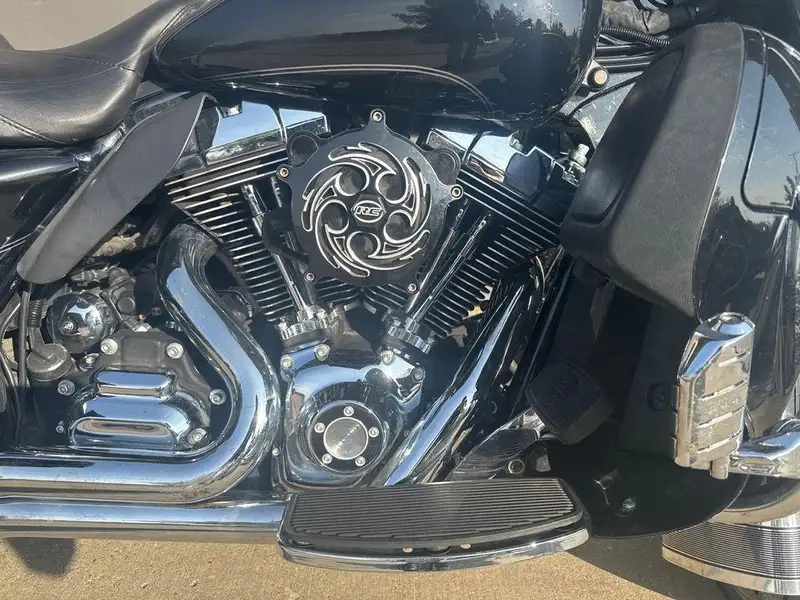 2014 Harley-Davidson Unspecified, černá, 61 052 km, dovoz Kanada — foto 4 z 12