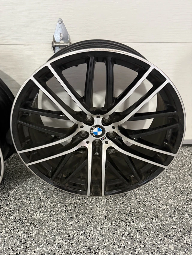 BMW 750i M-Sport Style Rims Staggered, sada 4 (Rims Only, No, dovoz Kanada — foto 2 z 5