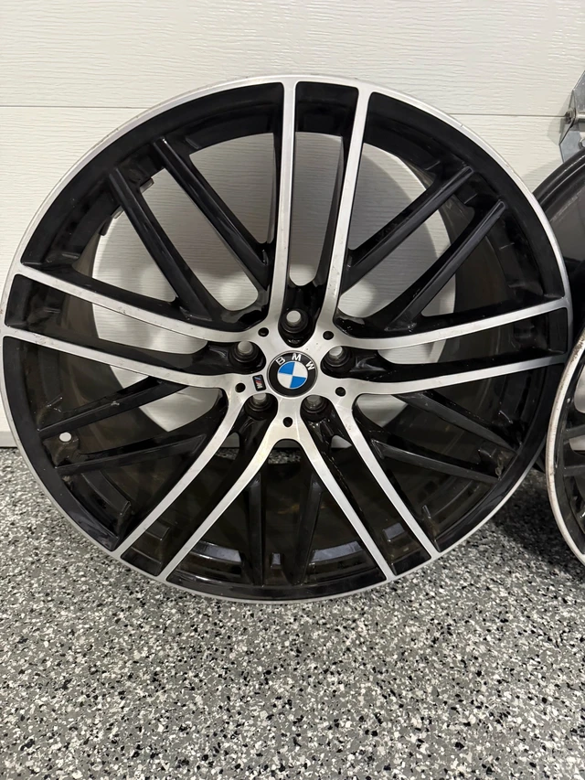 BMW 750i M-Sport Style Rims Staggered, sada 4 (Rims Only, No, dovoz Kanada — foto 3 z 5