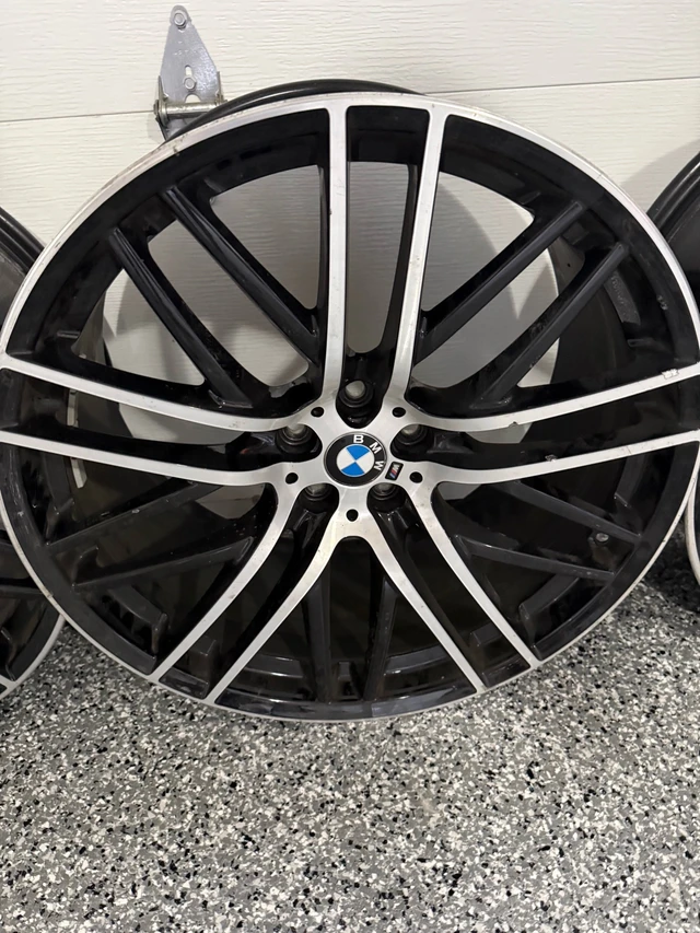 BMW 750i M-Sport Style Rims Staggered, sada 4 (Rims Only, No, dovoz Kanada — foto 4 z 5