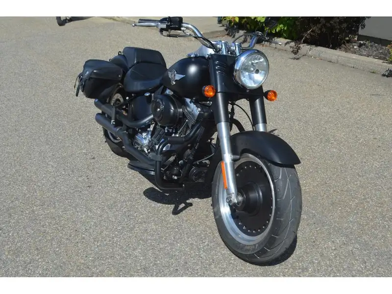2012 Harley-Davidson FL, černá, dovoz Kanada — foto 2 z 7