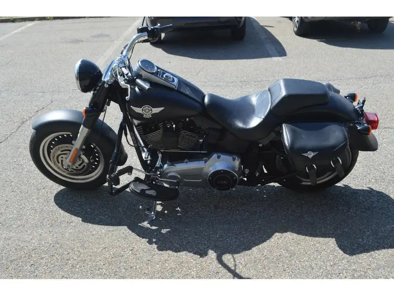 2012 Harley-Davidson FL, černá, dovoz Kanada — foto 5 z 7