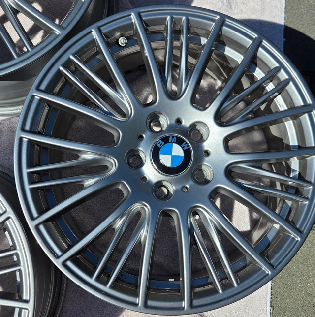Genuine BMW Style 388 18" Rim sada with Centre Caps (sada 4), dovoz Kanada — foto 4 z 5