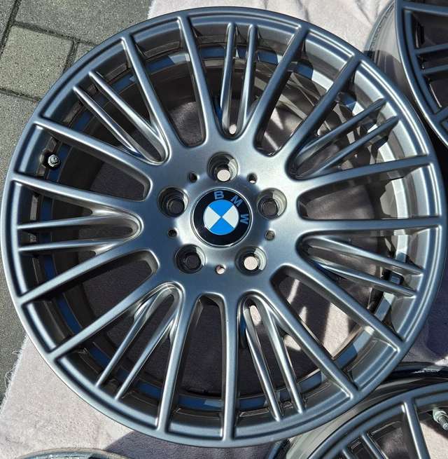 Genuine BMW Style 388 18" Rim sada with Centre Caps (sada 4), dovoz Kanada — foto 5 z 5