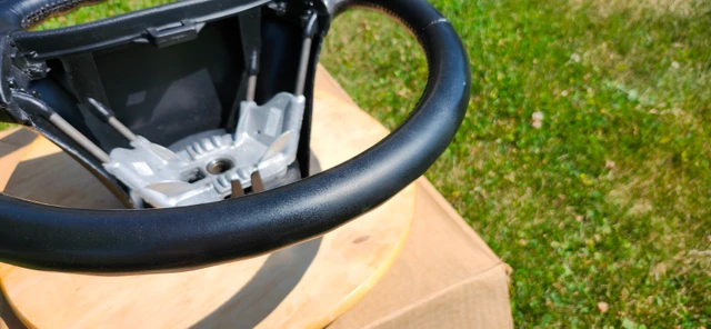 Ford Leather Steering Wheel, dovoz Kanada — foto 3 z 4