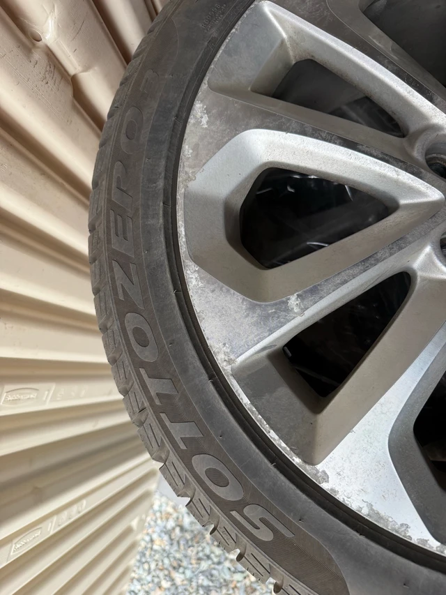 Pirelli Sottozero 3 Winter Tires 235/45R18 + Honda OE Wheels, dovoz Kanada — foto 4 z 5