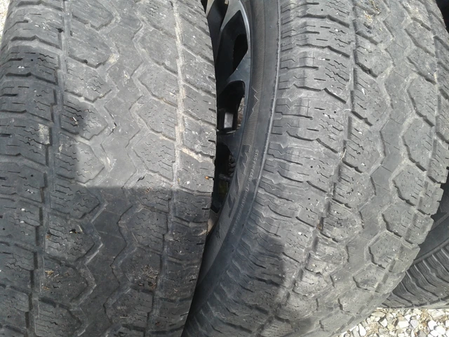 18 in wheels with tires for sale 275/65/18, dovoz Kanada — foto 3 z 5