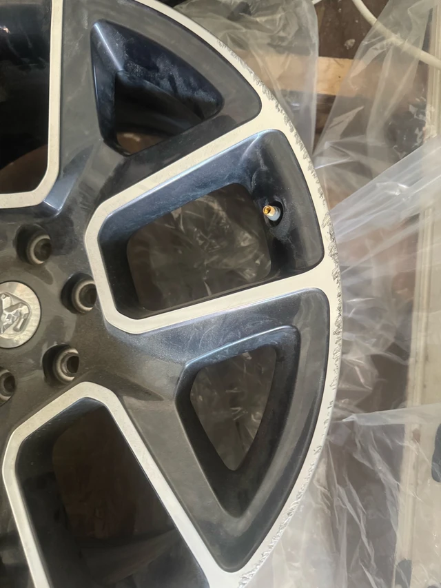 Ram 1500 Aluminum Alloy Mopar Rims, dovoz Kanada — foto 3 z 3