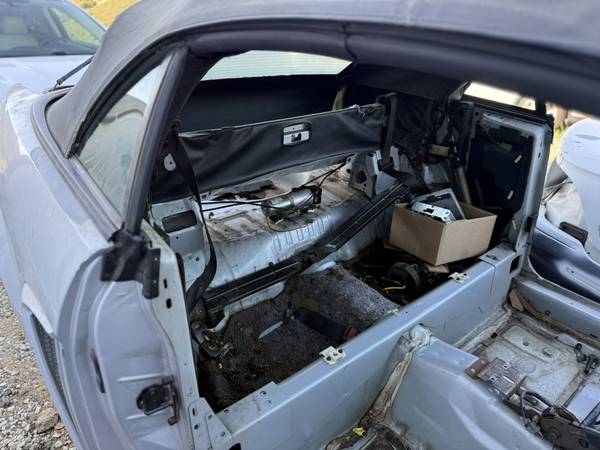 2003 Mustang GT Convertible Body Shell & Misc Parts, dovoz USA — foto 7 z 12