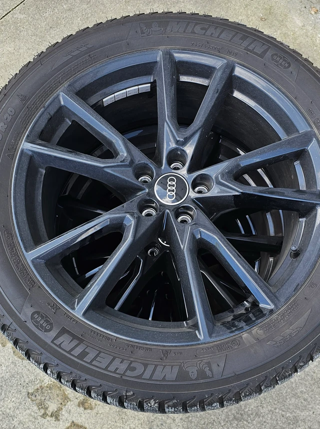 Audi Tires and Rims, dovoz Kanada — foto 2 z 3