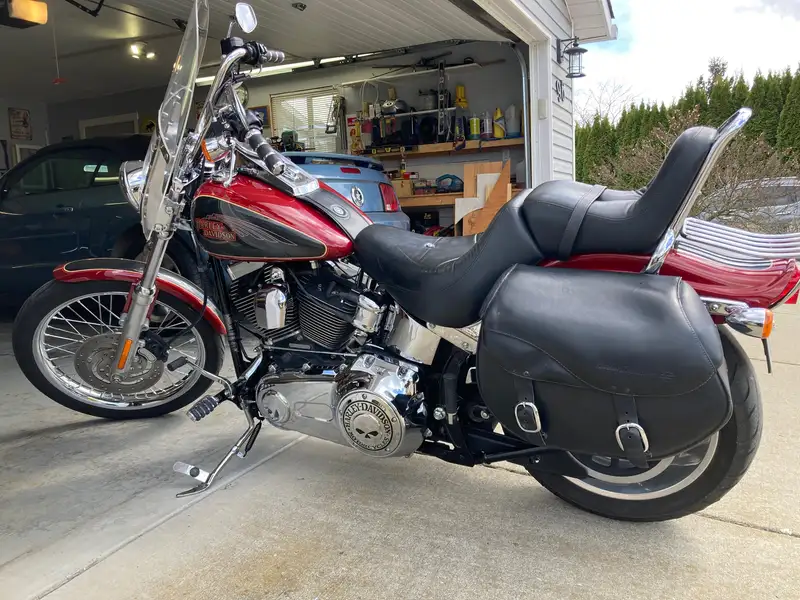 2007 Harley-Davidson Softail, červená, 62 214 km, dovoz Kanada — foto 3 z 4
