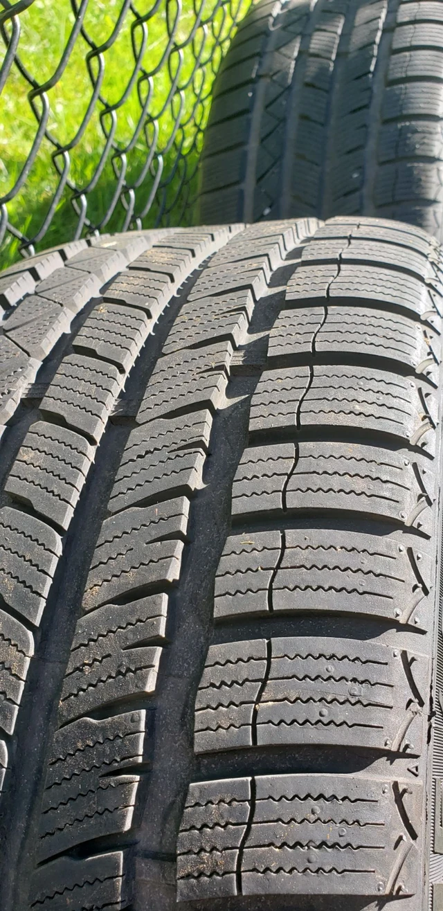 Mags Audi OE 18 pouces avec pneus d'hiver 245/40/18, dovoz Kanada — foto 5 z 5