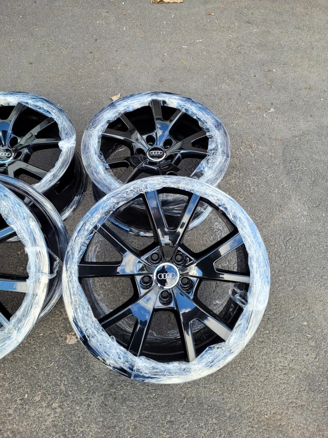 19" Audi A7 S-Line OE Wheels By Ronal Gloss Black- 5x112 - MINT, černá, dovoz Kanada — foto 3 z 5