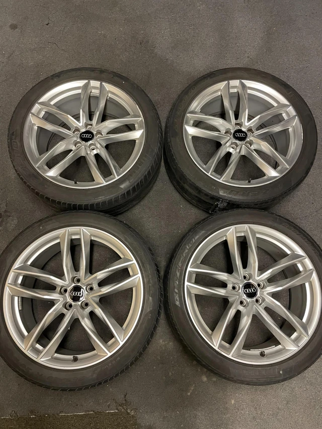 Kola — Audi A8, dovoz Kanada — foto 2 z 5