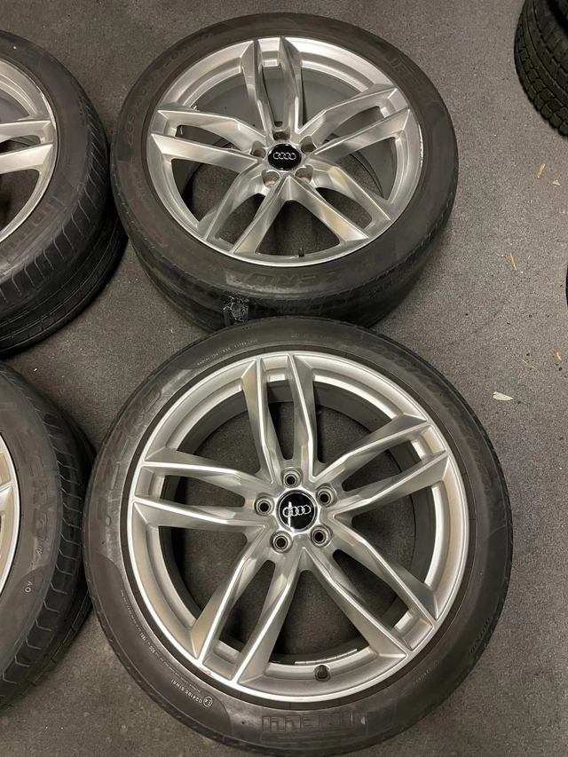 Kola — Audi A8, dovoz Kanada — foto 4 z 5
