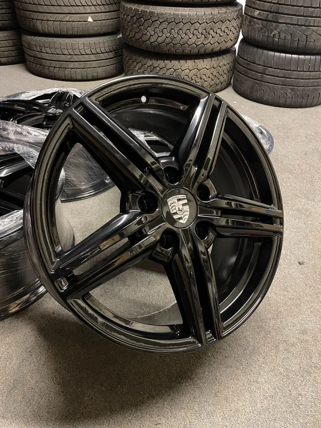 19" Porsche Cayenne OE Wheels by Ronal - 5x130 - MINT, dovoz Kanada — foto 2 z 5