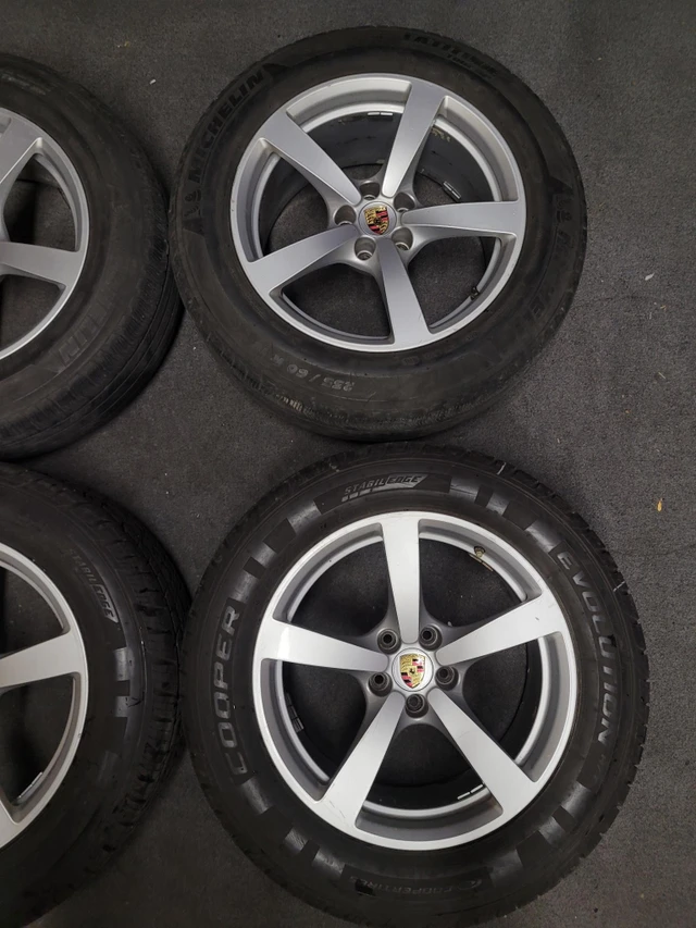 18" Porsche Macan S Wheels - 5x112, dovoz Kanada — foto 3 z 5