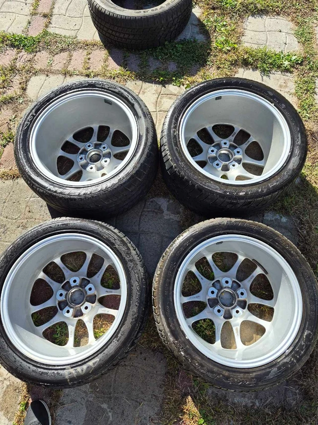 Porsche Mag et pneus, dovoz Kanada — foto 2 z 3