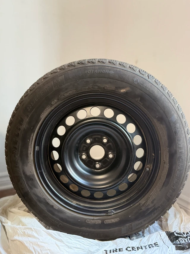 Michelin X-Ice Snow SUV 225/65R17 – sada, dovoz Kanada — foto 2 z 4