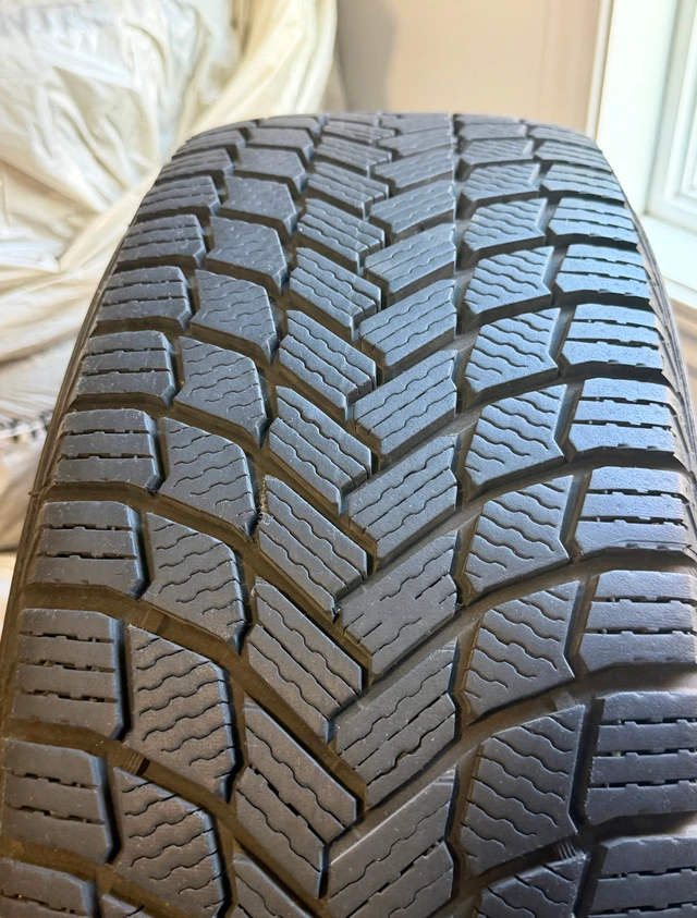 Michelin X-Ice Snow SUV 225/65R17 – sada, dovoz Kanada — foto 3 z 4