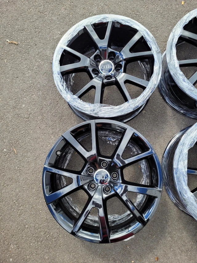 18" Audi OE Wheels - 5x112 - Gloss Black, černá, dovoz Kanada — foto 2 z 5