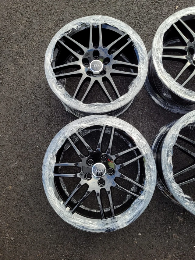 Kola — Audi A8, dovoz Kanada — foto 2 z 5
