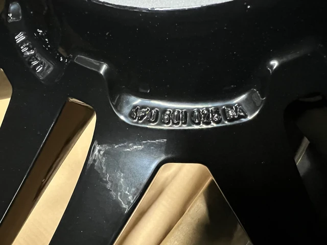 Kola — Audi A8, dovoz Kanada — foto 4 z 5