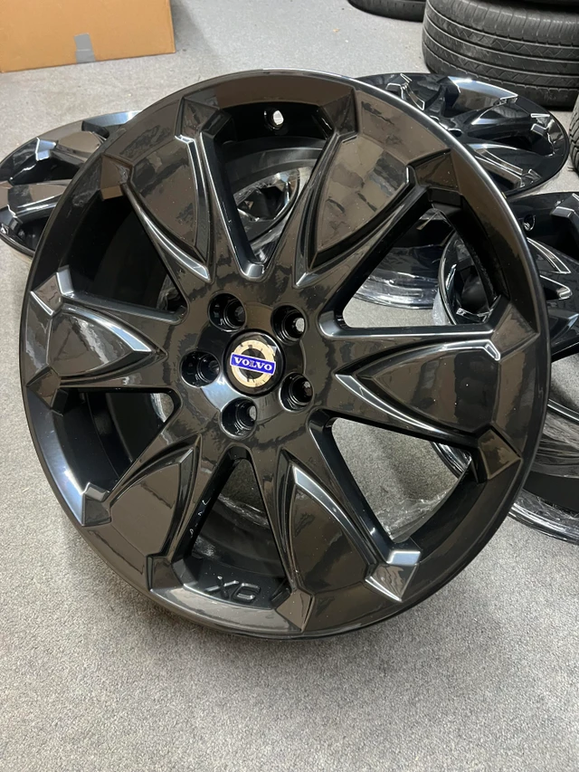 19" Volvo XC70 OE Wheels - 5x108 - MINT, dovoz Kanada — foto 1