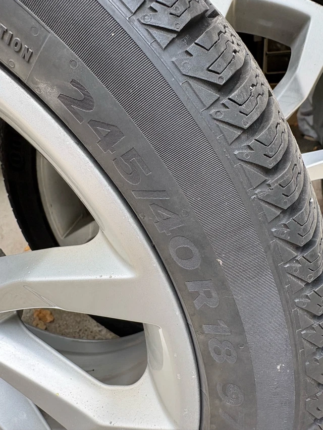 pneus et jantes pour Audi A4, dovoz Kanada — foto 2 z 4