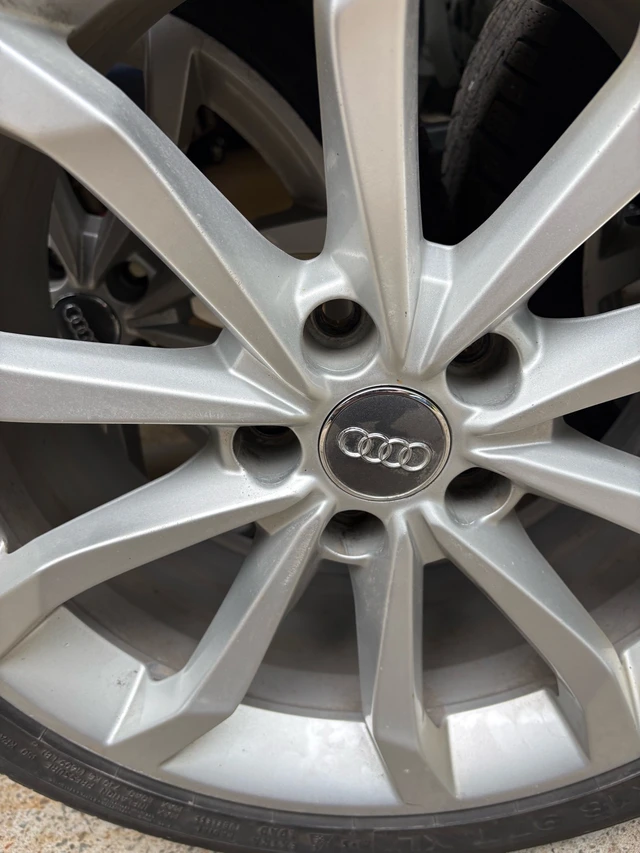 pneus et jantes pour Audi A4, dovoz Kanada — foto 3 z 4