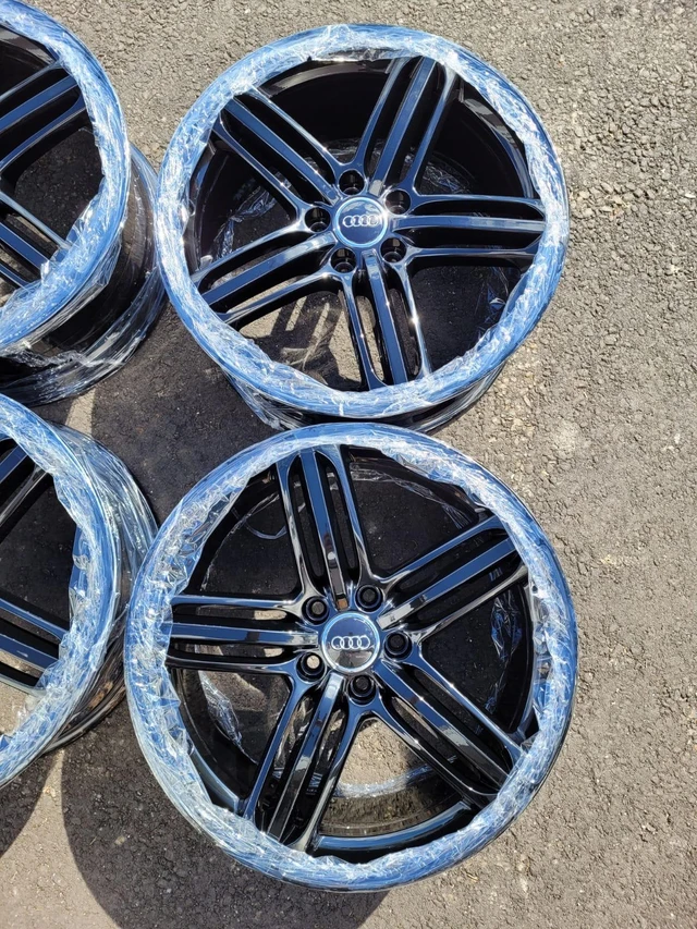 19" Audi S4 OE Wheels Gloss Black - 5x112 - MINT, černá, dovoz Kanada — foto 3 z 5