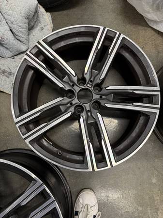 BMW OE 19" Rims. 5 Rims - 2 přední, 3 zadní from 2023 M850ix, dovoz USA — foto 3 z 9