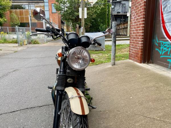2011 Triumph, hnědá, dovoz Kanada — foto 11 z 11