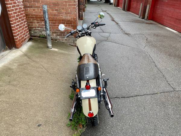2011 Triumph, hnědá, dovoz Kanada — foto 7 z 11