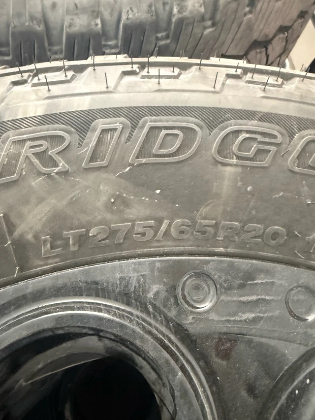 LT275/65R20 Bridgestone Dueler A/T, dovoz Kanada — foto 2 z 5