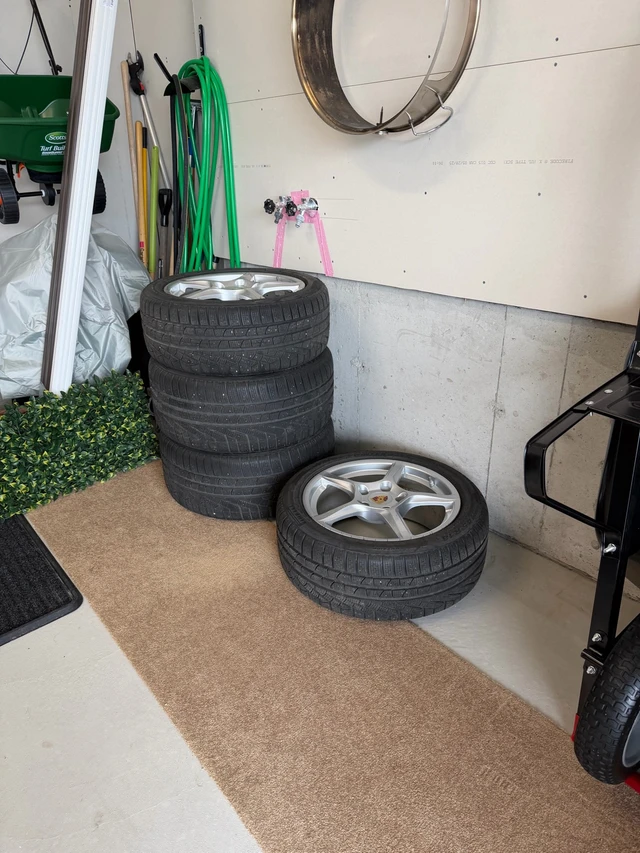 Porsche Winter Tire sada, dovoz Kanada — foto 3 z 3