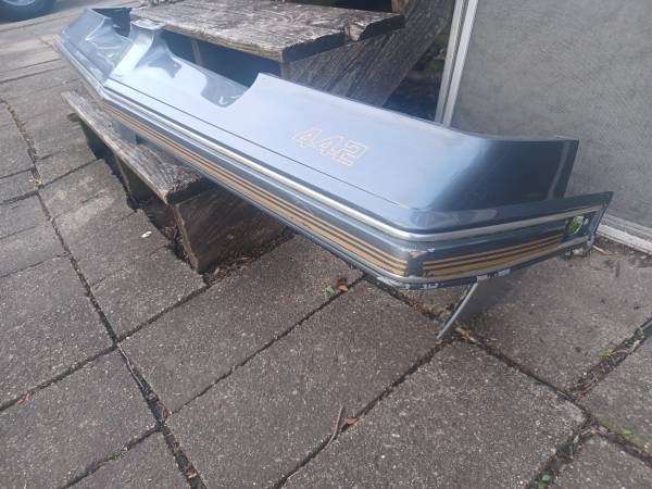 87-88 CUTLASS SUPREME SALON CALAIS EURO FRONT BUMPER COVER 3.8 V6 307, dovoz USA — foto 2 z 8