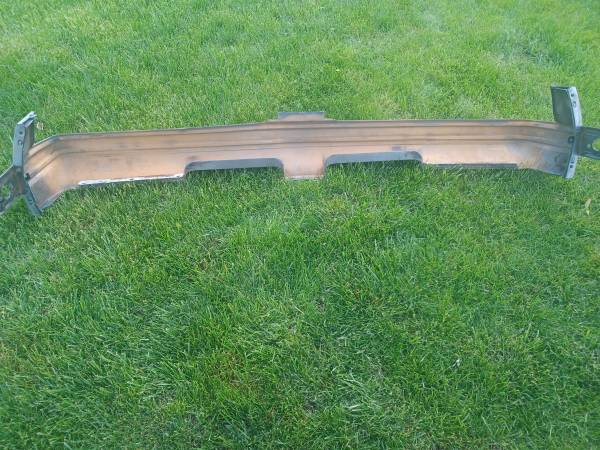 87-88 CUTLASS SUPREME SALON CALAIS EURO FRONT BUMPER COVER 3.8 V6 307, dovoz USA — foto 5 z 8