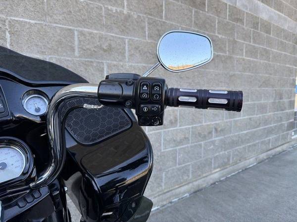 2017 Harley-Davidson, dovoz Kanada — foto 12 z 12