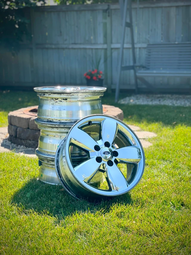 Genuine OE 17x7 Ford Chrome-Clad Wheels - 5x114.3mm, dovoz Kanada — foto 1 z 5 Genuine OE 17x7 Ford Chrome-Clad Wheels - 5x114.3mm, dovoz Kanada — foto 1 z 5