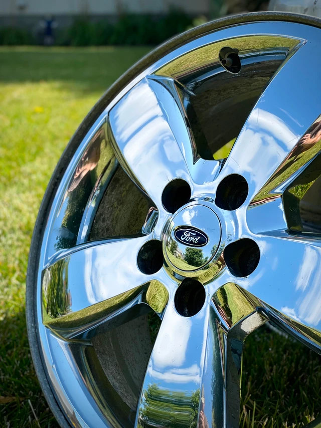 Genuine OE 17x7 Ford Chrome-Clad Wheels - 5x114.3mm, dovoz Kanada — foto 3 z 5