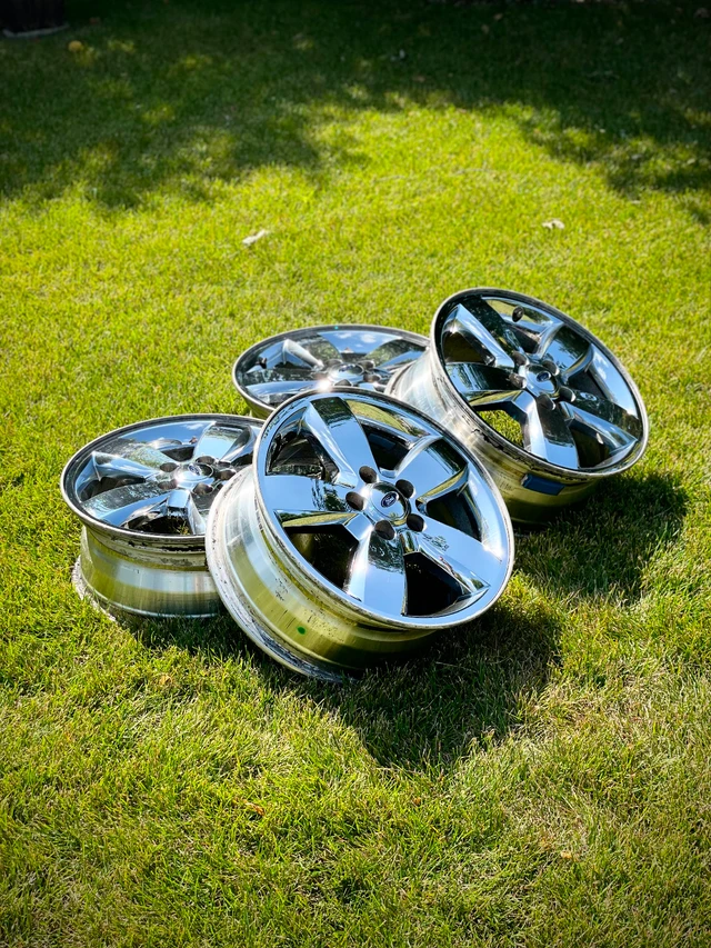 Genuine OE 17x7 Ford Chrome-Clad Wheels - 5x114.3mm, dovoz Kanada — foto 4 z 5