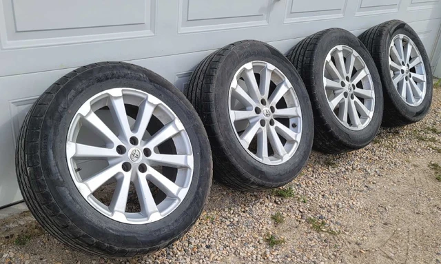 Toyota 245/55R19 Tires and Rims, dovoz Kanada — foto 2 z 4