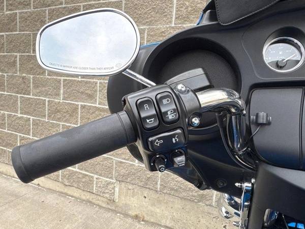 2017 Harley-Davidson, dovoz Kanada — foto 10 z 12