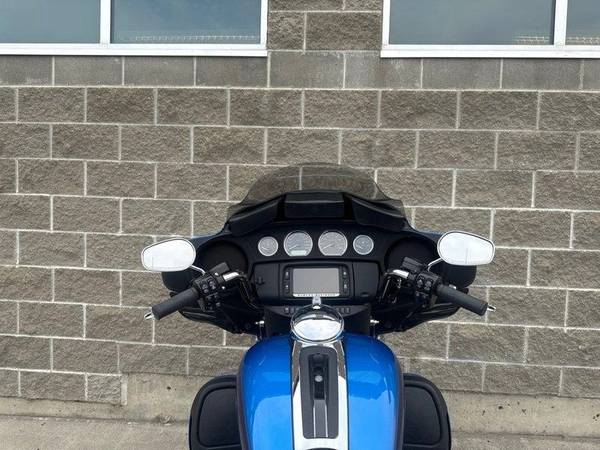 2017 Harley-Davidson, dovoz Kanada — foto 9 z 12