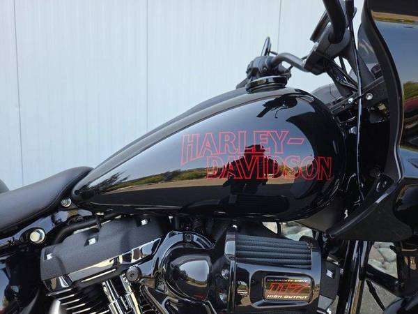 2025 Harley-Davidson, dovoz Kanada — foto 2 z 12