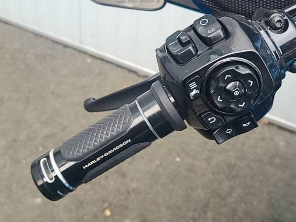 2023 Harley-Davidson, dovoz Kanada — foto 9 z 12