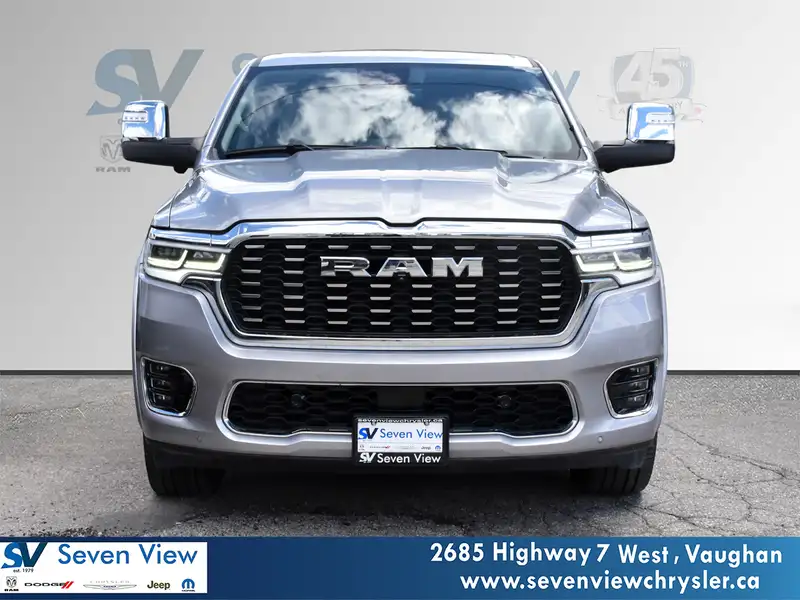 2025 RAM 1500 Tungsten TOWING TECH/MULTI-FUNCTION TAILGATE, stříbrná, 40 215 km, dovoz Kanada — foto 2 z 6