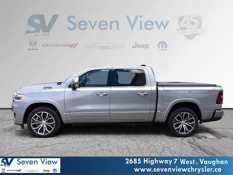 2025 RAM 1500 Tungsten TOWING TECH/MULTI-FUNCTION TAILGATE, stříbrná, 40 215 km, dovoz Kanada — foto 3 z 6