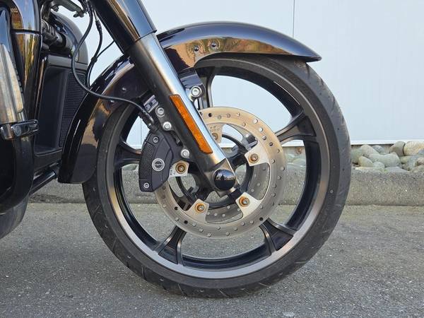 2021 Harley-Davidson, dovoz Kanada — foto 3 z 12